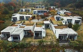 Hotel Over The Mountain Gapyeong Exterior photo