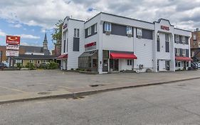 Econo Lodge La Malbaie Exterior photo