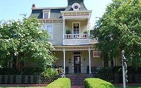 Rothschild Pound House Inn Columbus Exterior photo