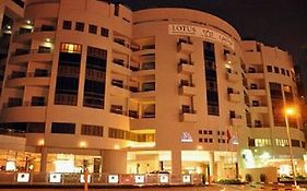 Lotus Grand Hotel Apartments Dubái Exterior photo