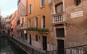 Hotel Locanda Canal Venecia Exterior photo