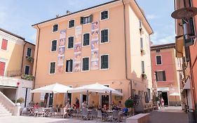 Hotel Alla Torre Garda  Exterior photo