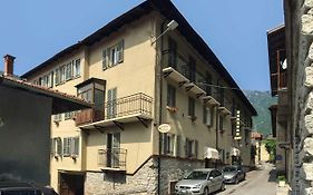 Albergo La Pace Pradleves Exterior photo