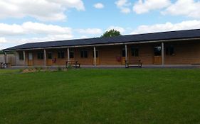 Cowbridge Cabins Exterior photo