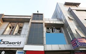 Oyo 12784 Hotel Roomers Greater Noida Exterior photo