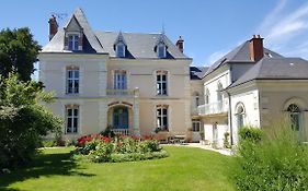 La Roseraie Bed and Breakfast Neuville-du-Poitou Exterior photo