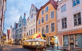 Meriton Old Town Garden Hotel Tallin Exterior photo