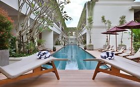 Seminyak Lagoon All Suites Hotel Exterior photo