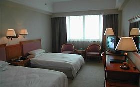 Media Tourism And Business Hotel Montes Huang Room photo