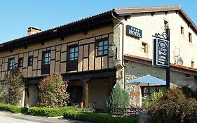 Hotel La Casona de Revolgo Santillana del Mar Exterior photo