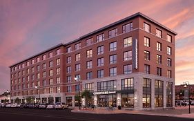 Hotel Courtyard By Marriott Portland Downtown/Waterfront Exterior photo