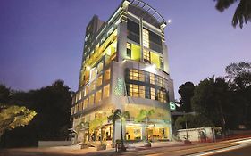 Biverah Hotel y Suites Thiruvananthapuram Exterior photo