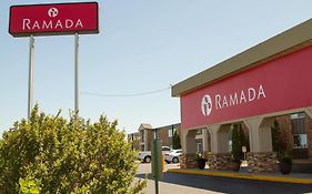 Hotel Ramada By Wyndham Bismarck Exterior photo
