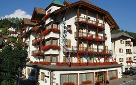 Hotel Dolomiti Madonna Ortisei Exterior photo