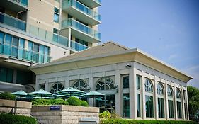 The Waterside Inn Mississauga Exterior photo