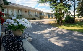 Motel Des Cascades Baie-Saint-Paul Exterior photo