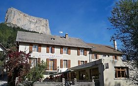 Hotel Au Gai Soleil Du Mont-Aiguille Chichilianne Exterior photo