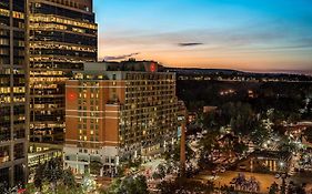 Sheraton Suites Calgary Eau Claire Exterior photo