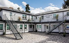 The Lion Gate Mews Hotel Kingston upon Thames  Exterior photo