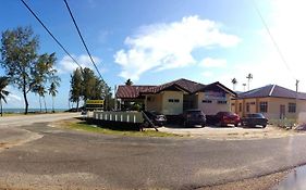 Semarak Beach Inn Dungun Exterior photo