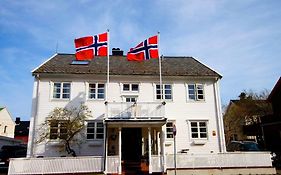 Hotel Opsahl Gjestegaard Bodø Exterior photo