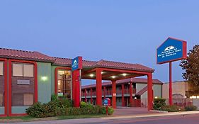 America'S Best Value Inn & Suites Bakersfield Central Exterior photo