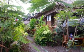 Ngwe Saung Garden Guest House Ngwesaung Exterior photo