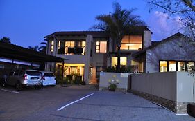 Woodpecker'S Inn Guest House Kempton Park Exterior photo