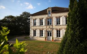 Les Reves De Flamboin Bed and Breakfast Gouaix Exterior photo