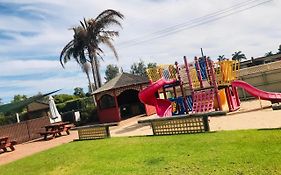 Black Swan Motor Inn Lakes Entrance Exterior photo