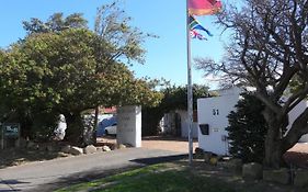 Be My Guest Lodge Bloubergstrand Exterior photo
