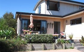 Kotuku Bed & Breakfast Bed and Breakfast Whangamata Exterior photo