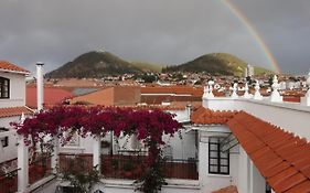 El Hotel de Su Merced Sucre Exterior photo