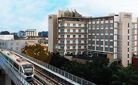 The Arista Hotel Palembang Exterior photo