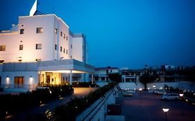 Hotel Vibe By The Lalit Traveller Faridabad Exterior photo