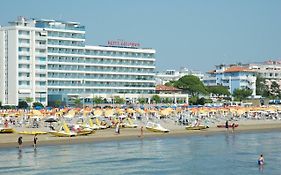 Hotel Columbus Lignano Sabbiadoro Exterior photo