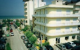 Hotel Rivamare Only Room Breakfast Cervia Exterior photo