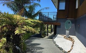 Whangamata Vistas B&B Exterior photo