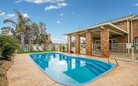 Hybiscus Waterfront Apartments Lakes Entrance Exterior photo