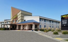 Red River Inn & Suites Fargo Exterior photo