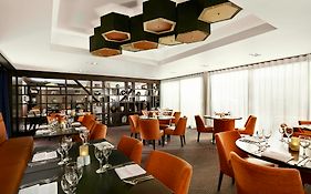 Doubletree By Hilton London - Ealing Hotel Restaurant photo
