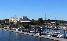 BridgePointe Hotel&Marina New Bern Exterior photo