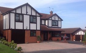 The Cedars House B&B Nuneaton Exterior photo