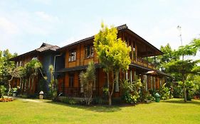 Villa Gardenia Bandung Lembang Exterior photo