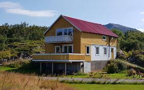 Farmer Apartment Laukvik Exterior photo