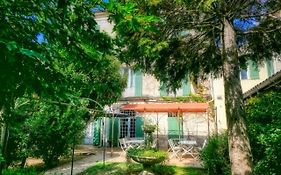 Au Saint Roch - Hotel Et Jardin Aviñón Exterior photo