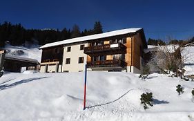 Tgantieni Sot - Haus Mit Herz Albergue Lenzerheide Exterior photo