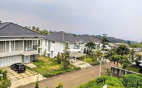 Villa Golf Syariah Bandung Exterior photo