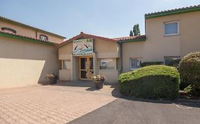 Hotel Logis L'Estredelle Clermont-Ferrand Exterior photo