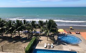 Departamentos frente al mar en Resort Playa Azul-Tonsupa Exterior photo